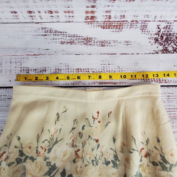 Petite Sophisticate Silk Floral Skirt Size 6 Muted Floral Roses Whimsy Fairycore - Picture 9 of 10